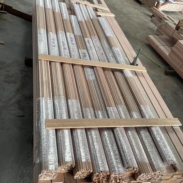 MOULDING 